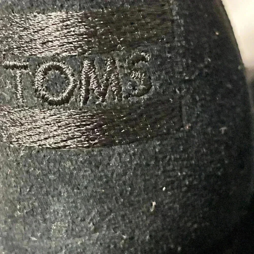 TOMS WO SIZE 8.5 BLACK WEDGE SHOES LACE UP PRINTED PATTERN INSIDE CLEAN - Picture 7 of 12